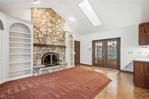 16 S Bentley Drive SE Canton OH 44709