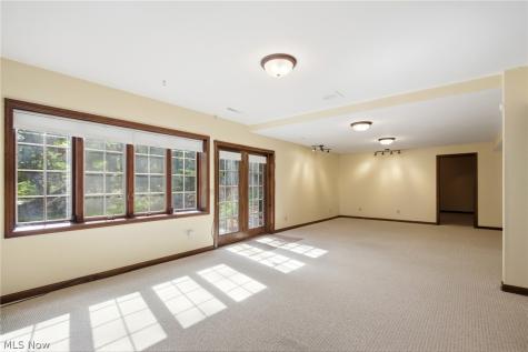 16 S Bentley Drive SE Canton OH 44709