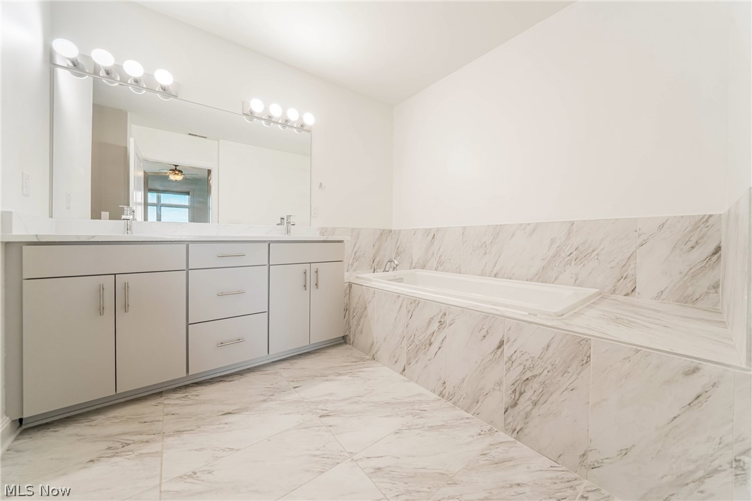 1403 Copper Trace Cleveland Heights OH 44118