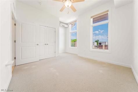 1403 Copper Trace Cleveland Heights OH 44118