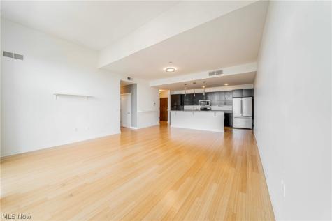 1403 Copper Trace Cleveland Heights OH 44118