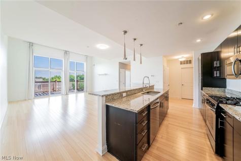 1403 Copper Trace Cleveland Heights OH 44118
