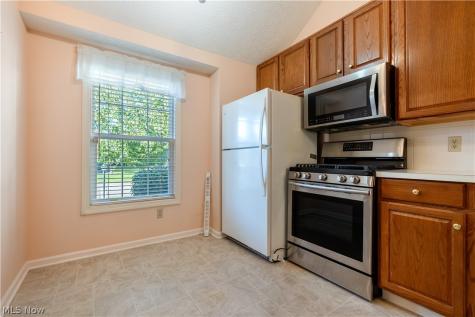 1534 Southpointe Circle NE Canton OH 44714
