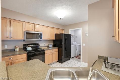 1990 Village Parkway Tallmadge OH 44278