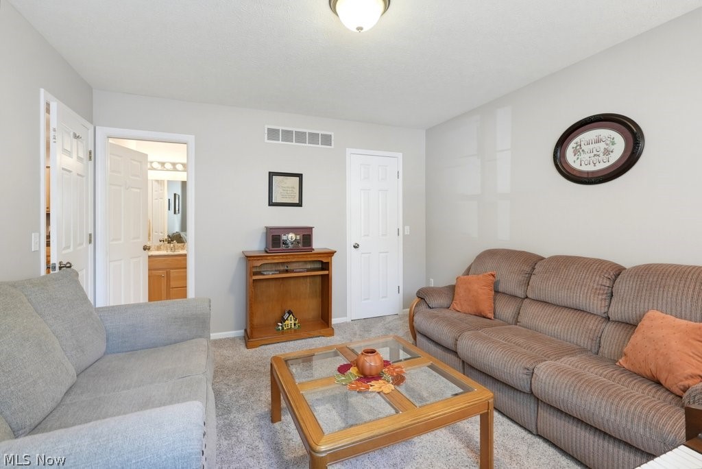 1990 Village Parkway Tallmadge OH 44278