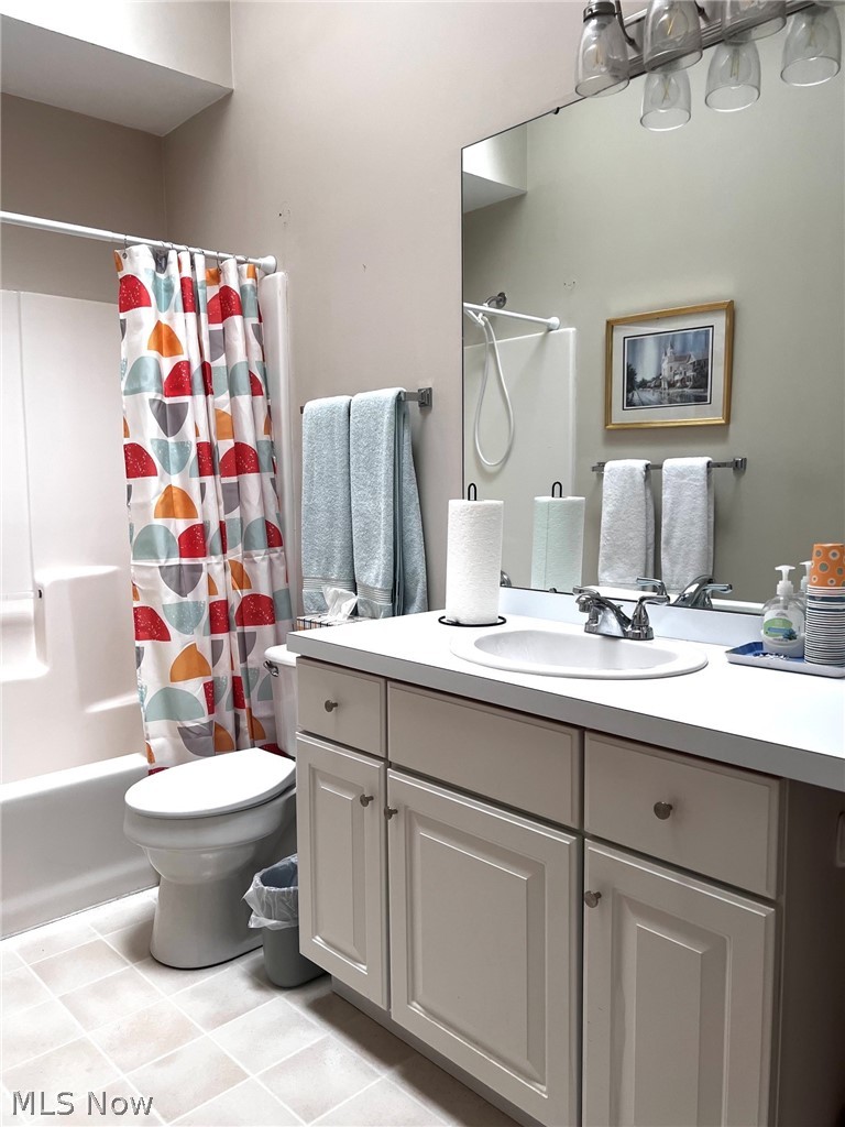 205 S Aspen Court Warren OH 44484