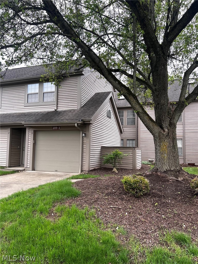 205 S Aspen Court Warren OH 44484