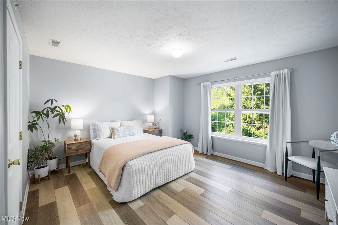 14826 Lenox Drive Strongsville OH 44136