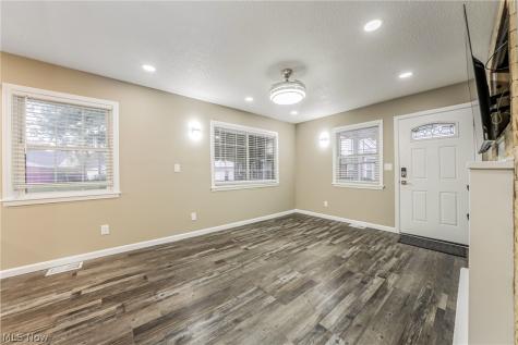 306 Buckner Drive Euclid OH 44123
