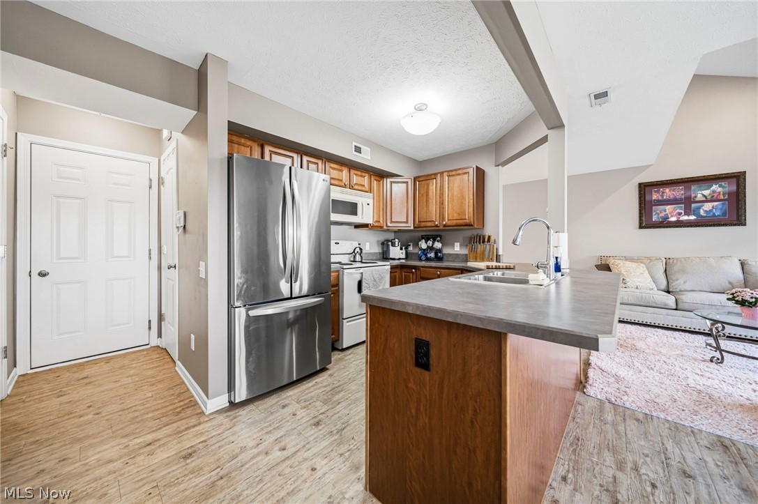 988 Tradewinds Cove Painesville OH 44077
