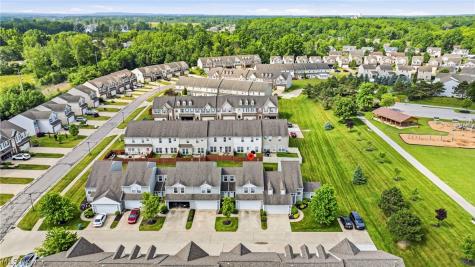 988 Tradewinds Cove Painesville OH 44077