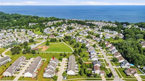 988 Tradewinds Cove Painesville OH 44077