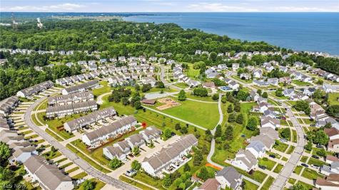 988 Tradewinds Cove Painesville OH 44077