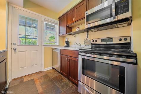 2684 Wooster Road Rocky River OH 44116