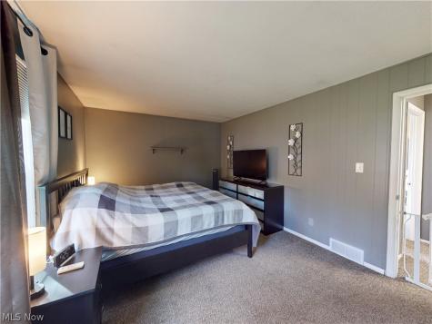 8005 Independence Drive Mentor OH 44060