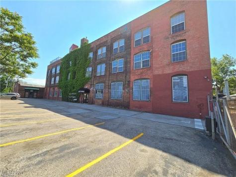 1667 E 40th Street Cleveland OH 44103