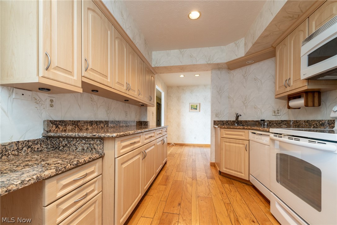 2202 Acacia Park Drive Lyndhurst OH 44124