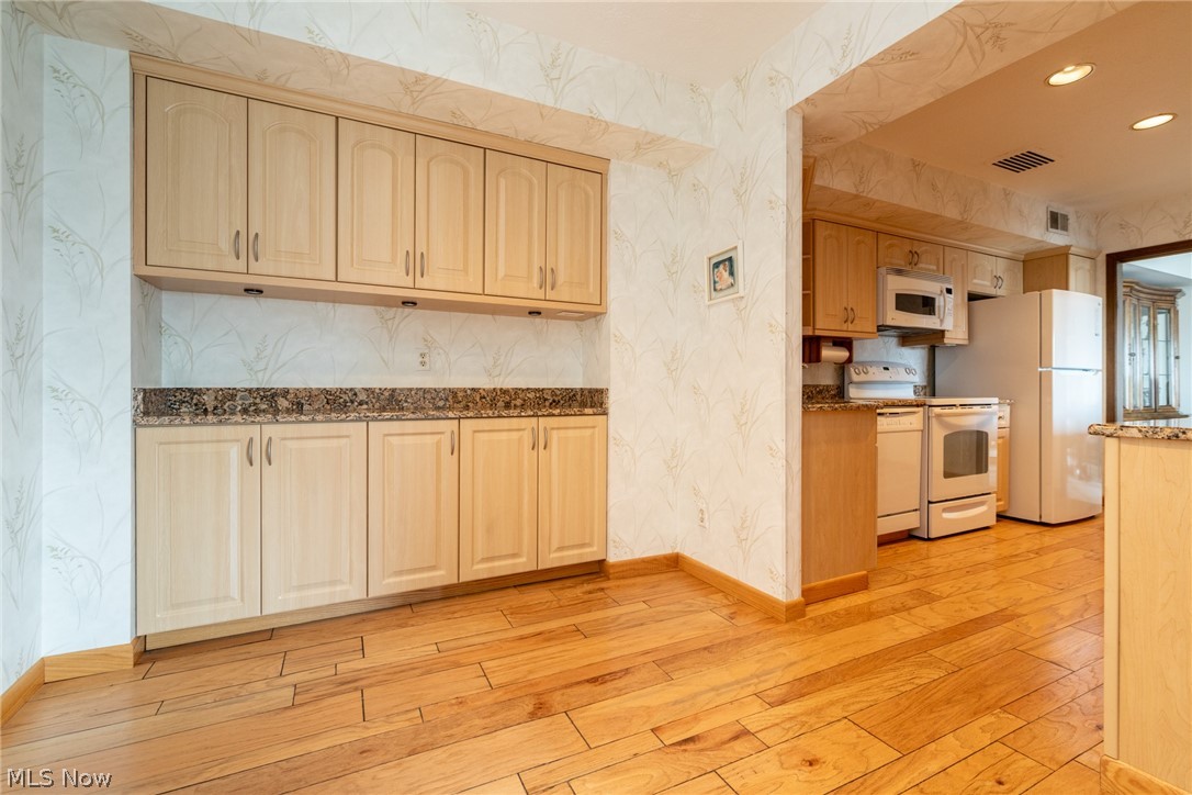 2202 Acacia Park Drive Lyndhurst OH 44124