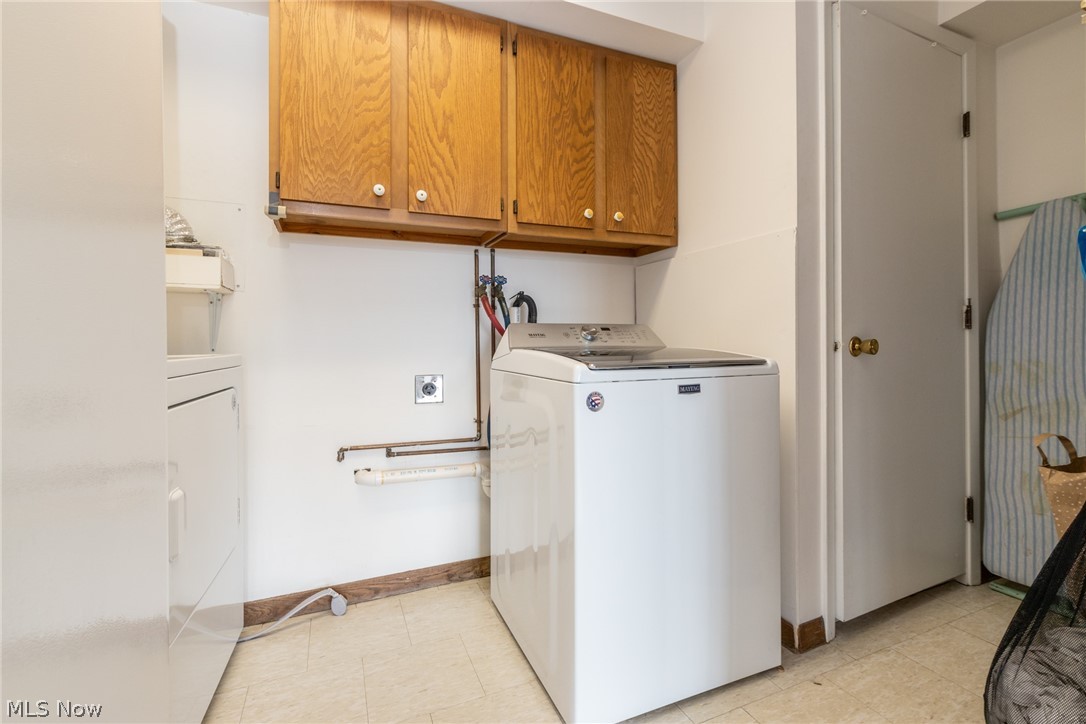 2202 Acacia Park Drive Lyndhurst OH 44124