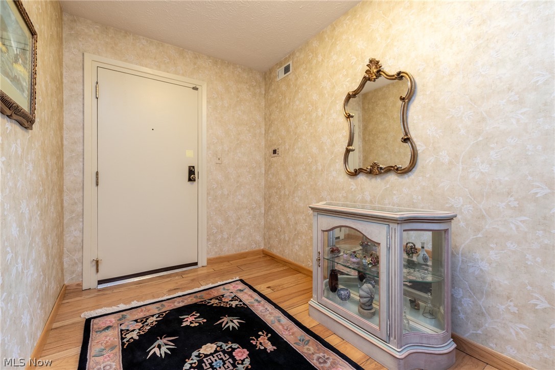 2202 Acacia Park Drive Lyndhurst OH 44124
