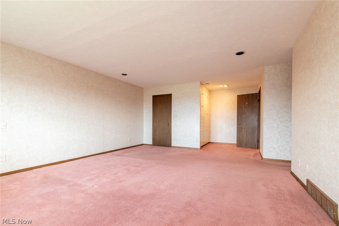 2202 Acacia Park Drive Lyndhurst OH 44124