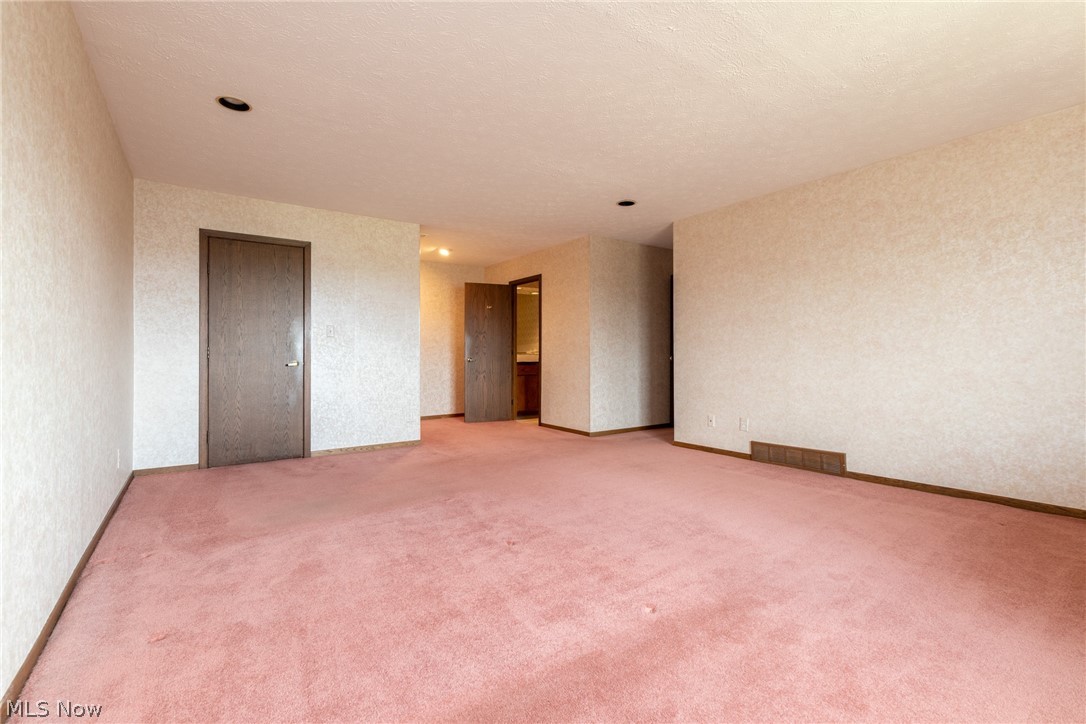 2202 Acacia Park Drive Lyndhurst OH 44124