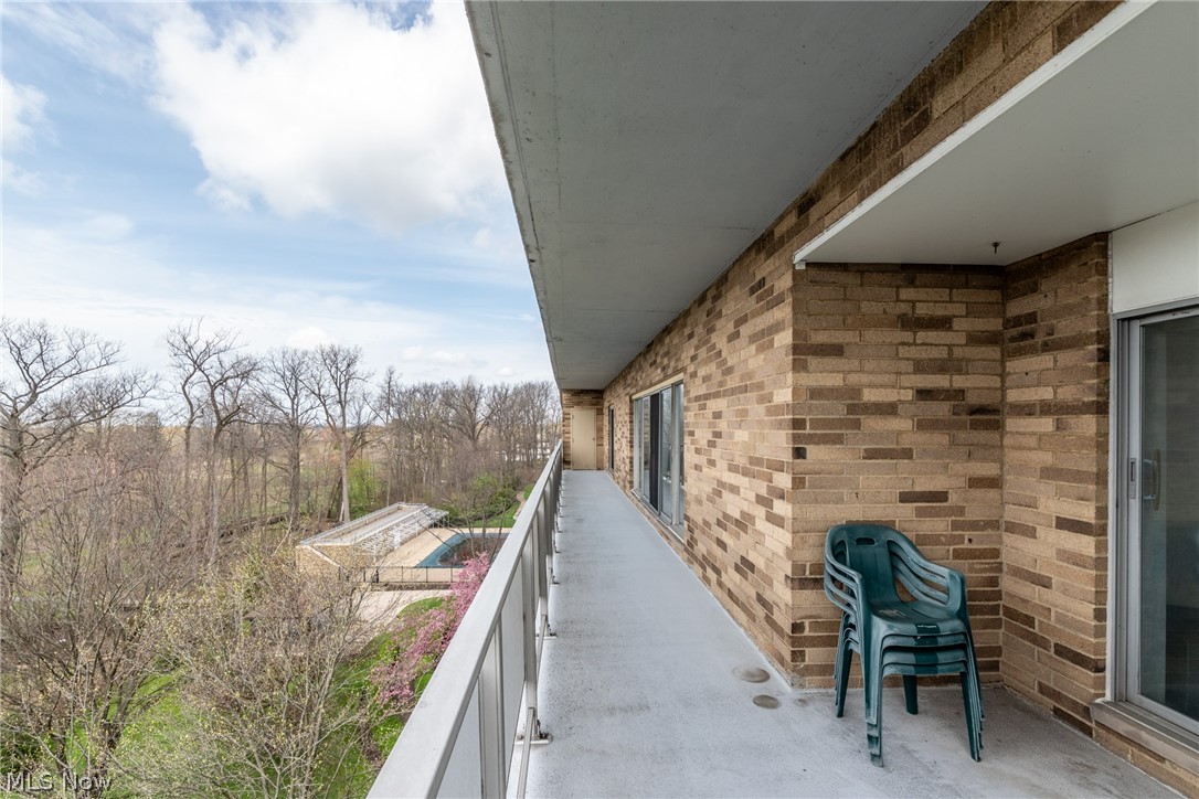 2202 Acacia Park Drive Lyndhurst OH 44124