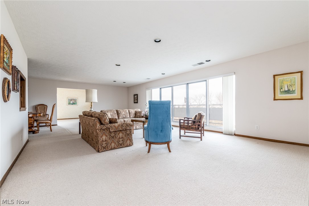 2202 Acacia Park Drive Lyndhurst OH 44124