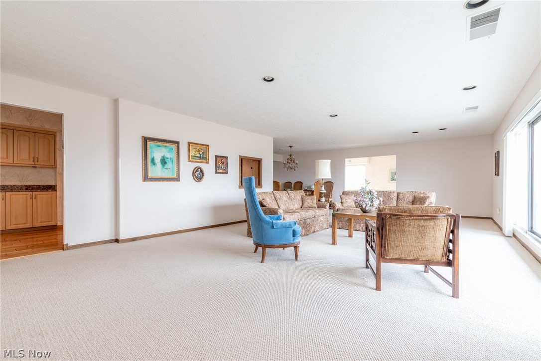 2202 Acacia Park Drive Lyndhurst OH 44124