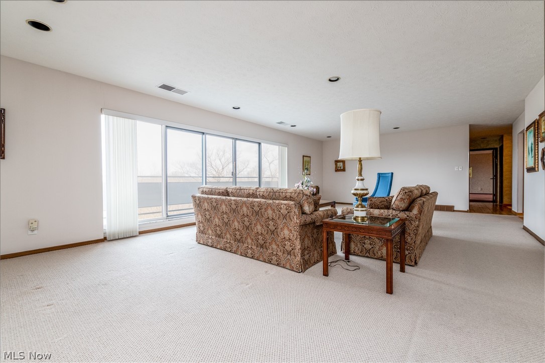 2202 Acacia Park Drive Lyndhurst OH 44124