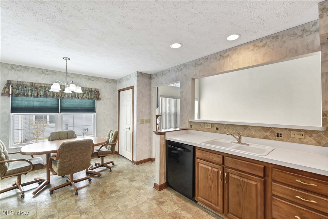 7168 Lilac Court North Olmsted OH 44070