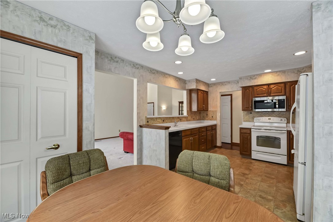 7168 Lilac Court North Olmsted OH 44070