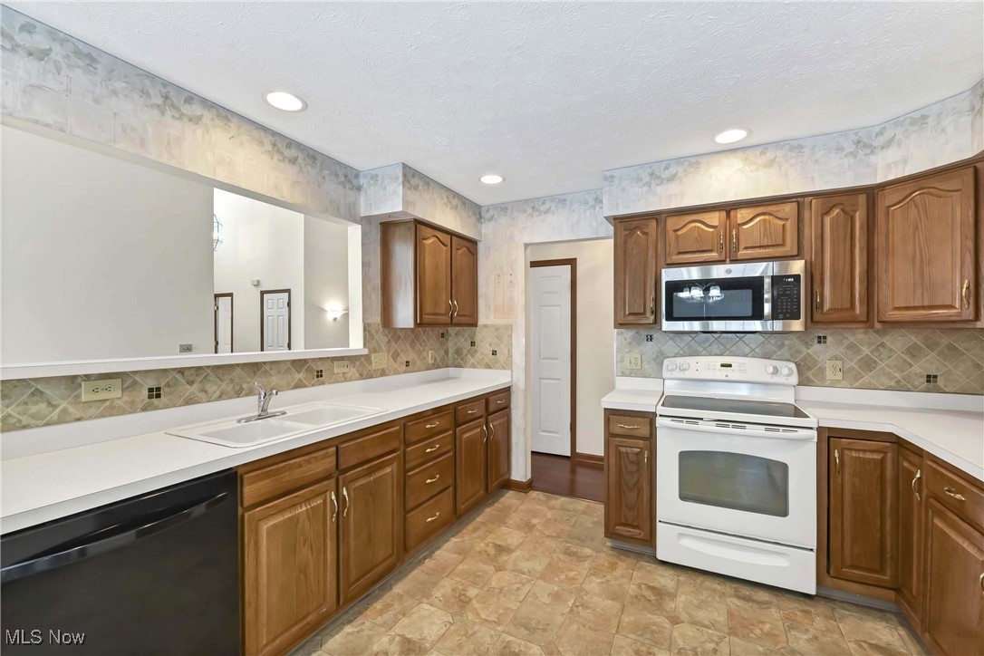 7168 Lilac Court North Olmsted OH 44070