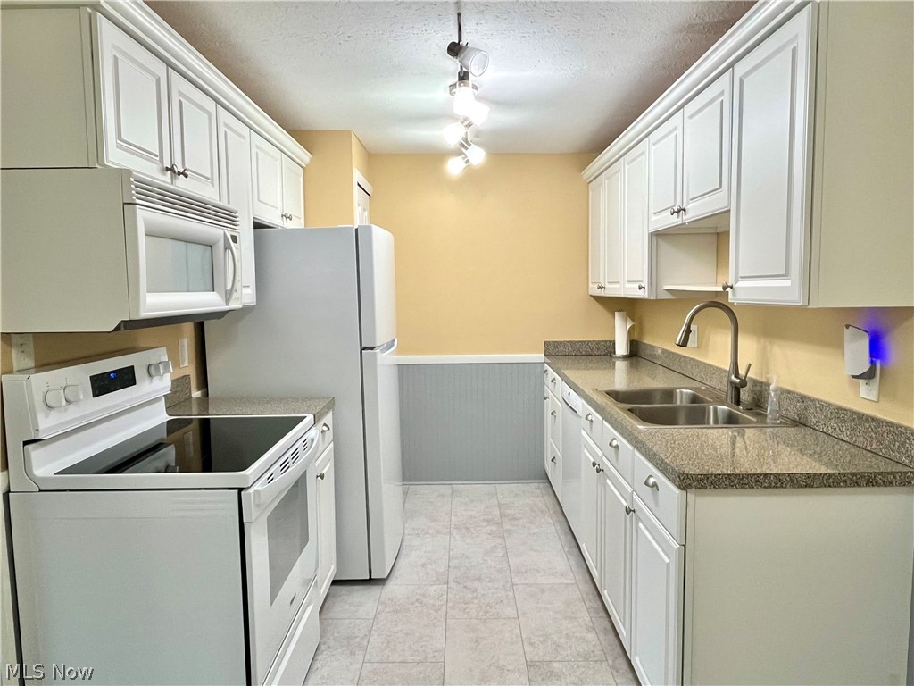 9701 Sunrise Boulevard North Royalton OH 44133
