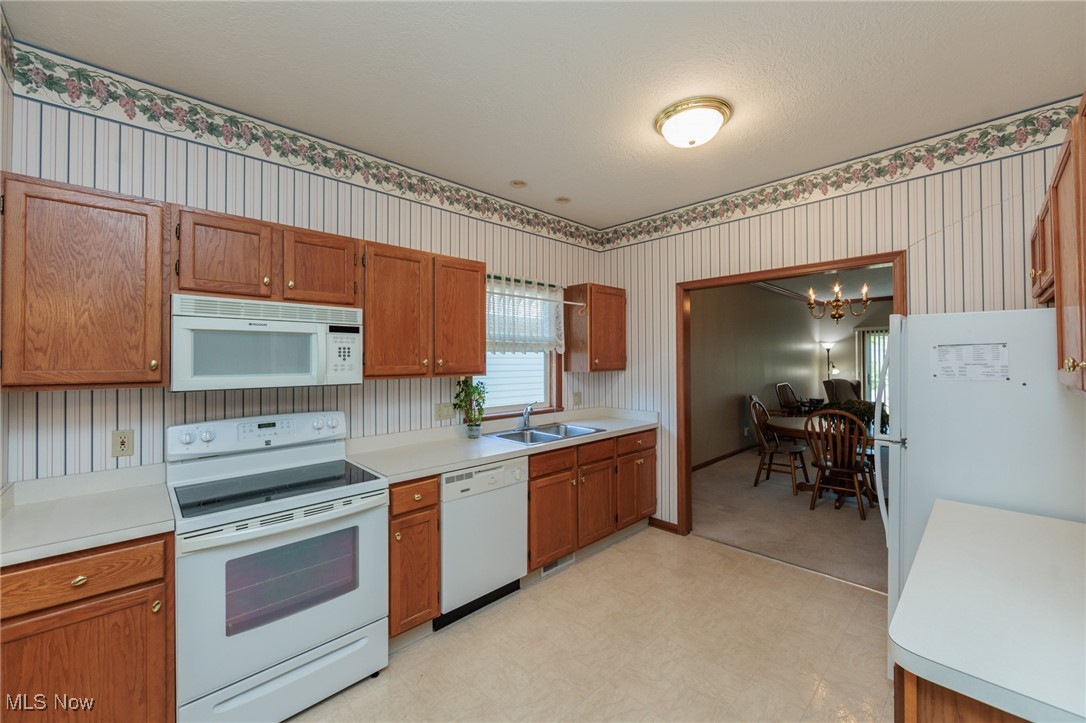 223 Village Drive W Seven Hills OH 44131