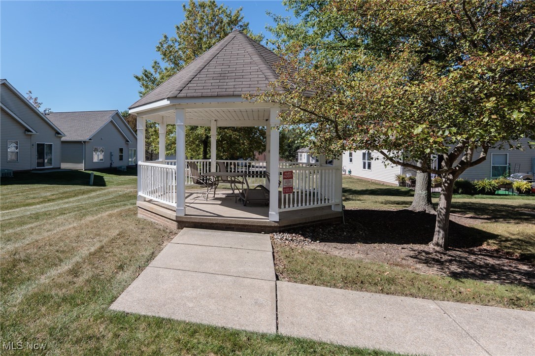 223 Village Drive W Seven Hills OH 44131