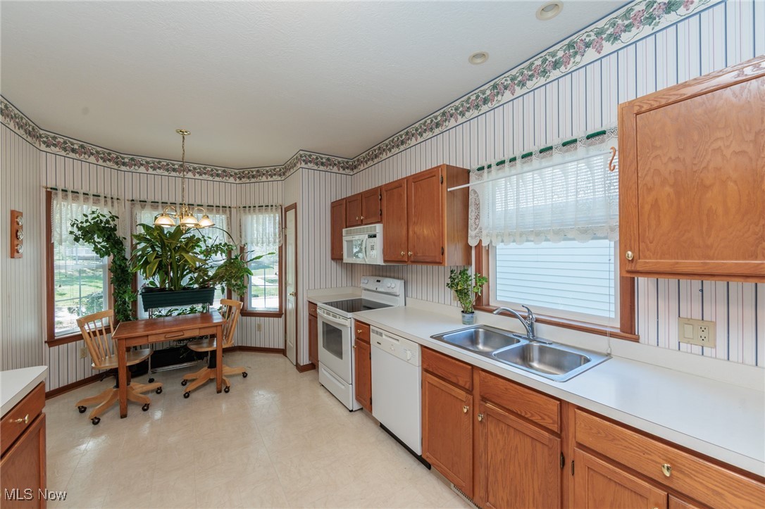 223 Village Drive W Seven Hills OH 44131