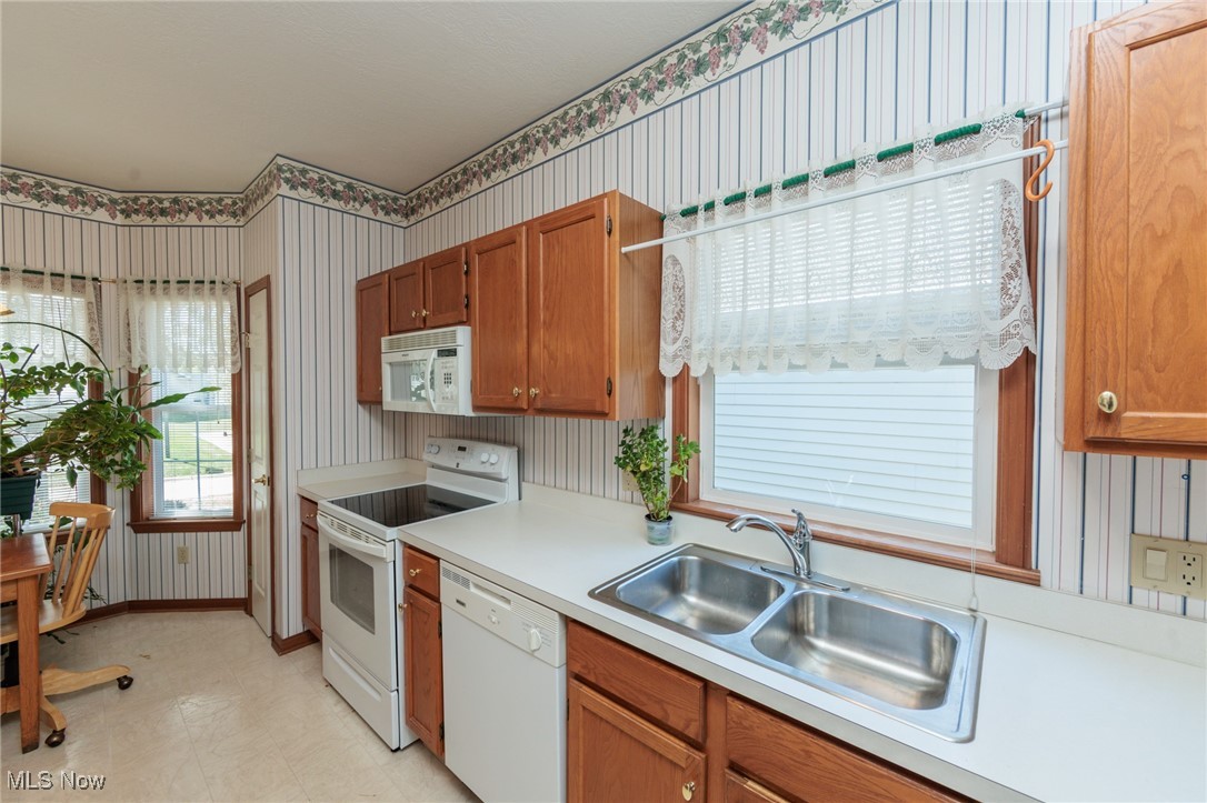 223 Village Drive W Seven Hills OH 44131