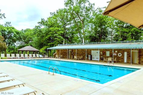 2112 Acacia Park Drive Lyndhurst OH 44124