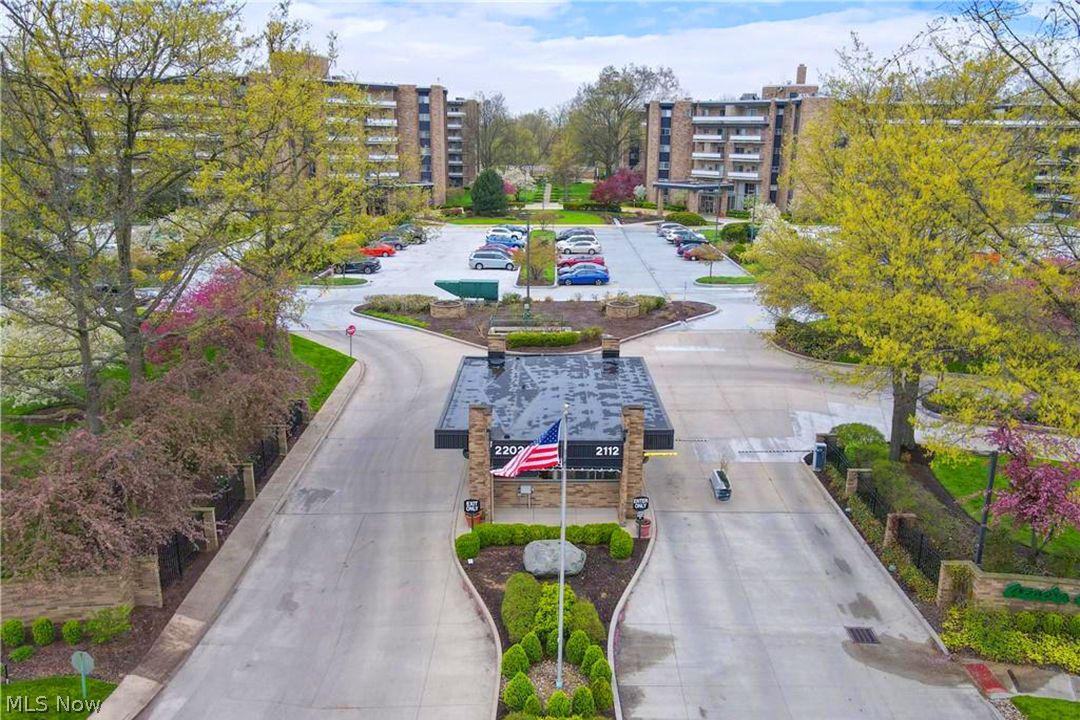 2112 Acacia Park Drive Lyndhurst OH 44124