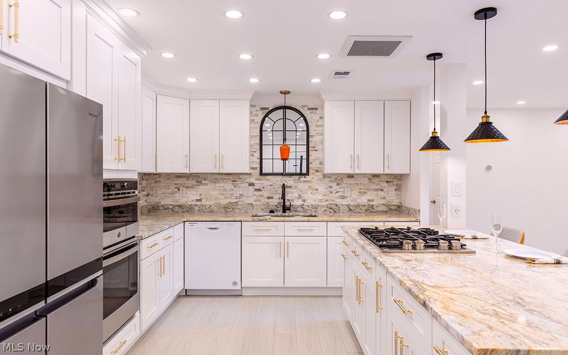 2112 Acacia Park Drive Lyndhurst OH 44124