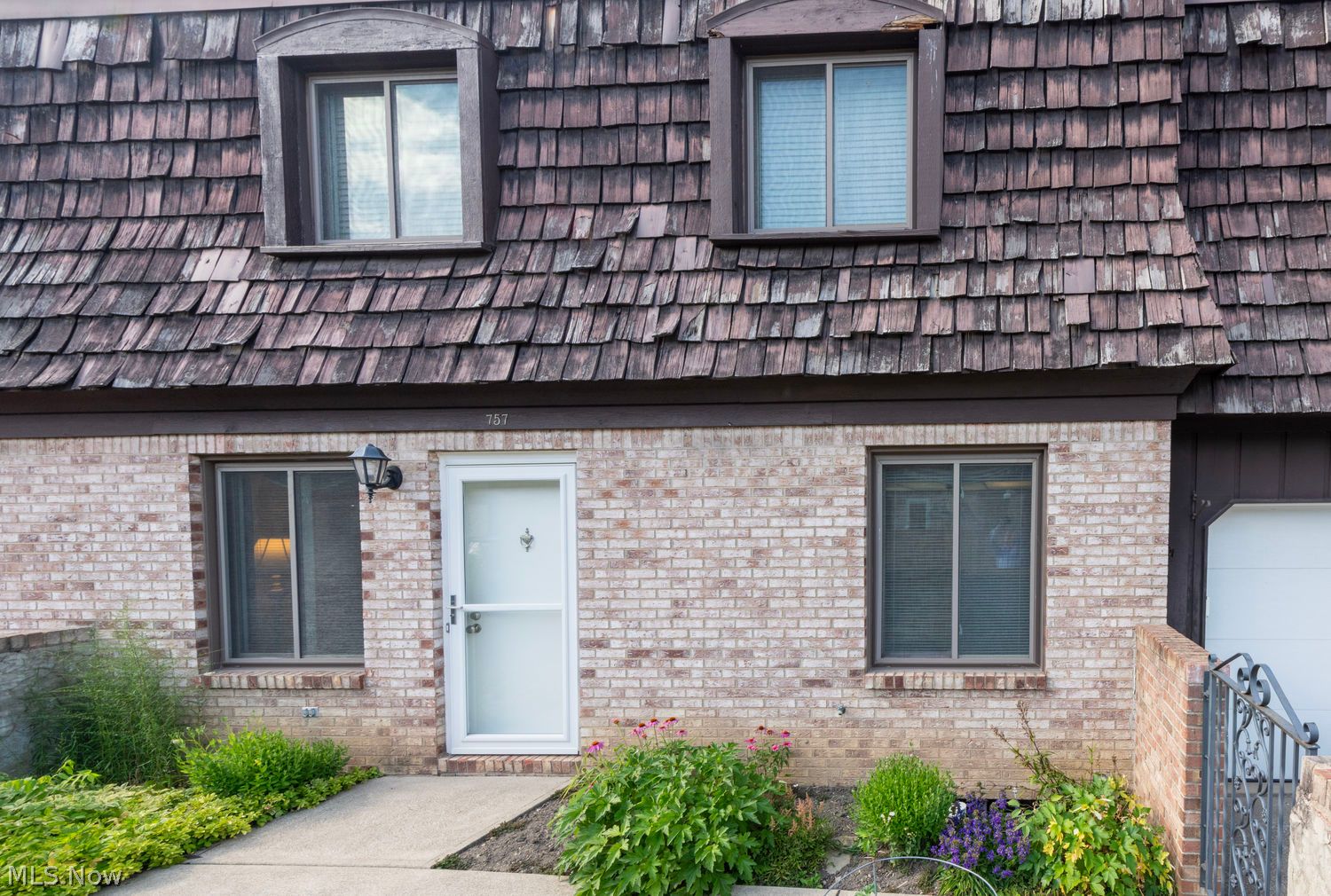 757 Tollis Parkway Broadview Heights OH 44147