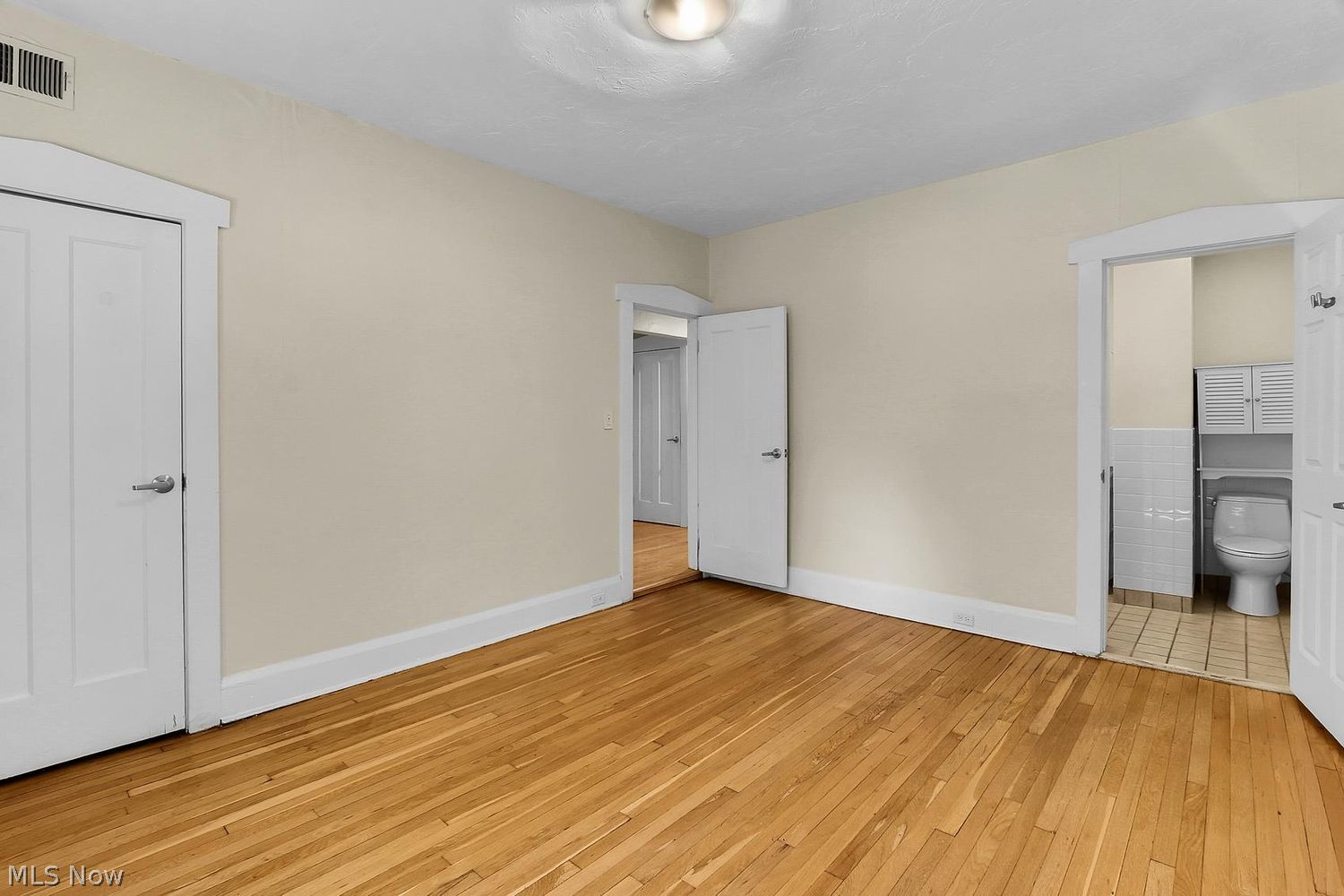 2472 Overlook Road Cleveland Heights OH 44106