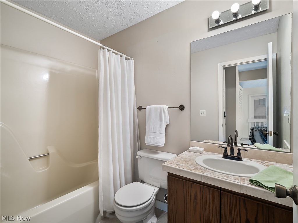 1378 Patti Park Westlake OH 44145