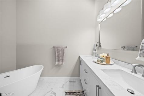 578 Meredith Lane Cuyahoga Falls OH 44223