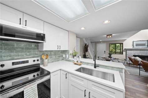 578 Meredith Lane Cuyahoga Falls OH 44223