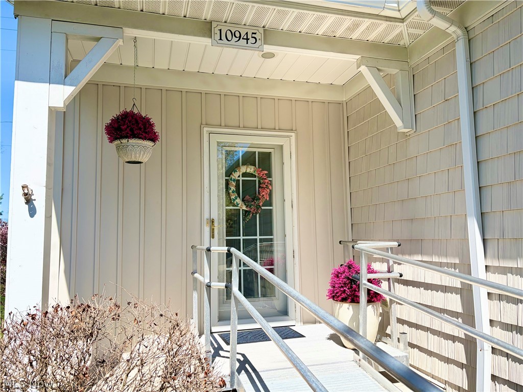 10945 Rocky Ledge Lane Painesville OH 44077