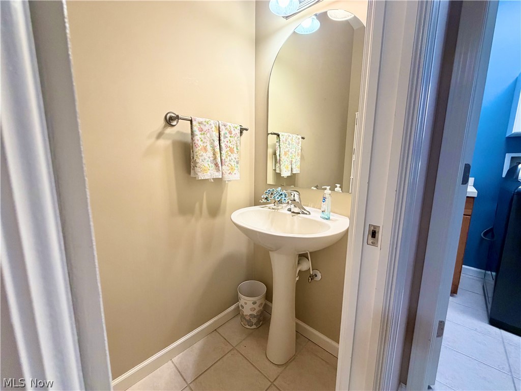 10945 Rocky Ledge Lane Painesville OH 44077