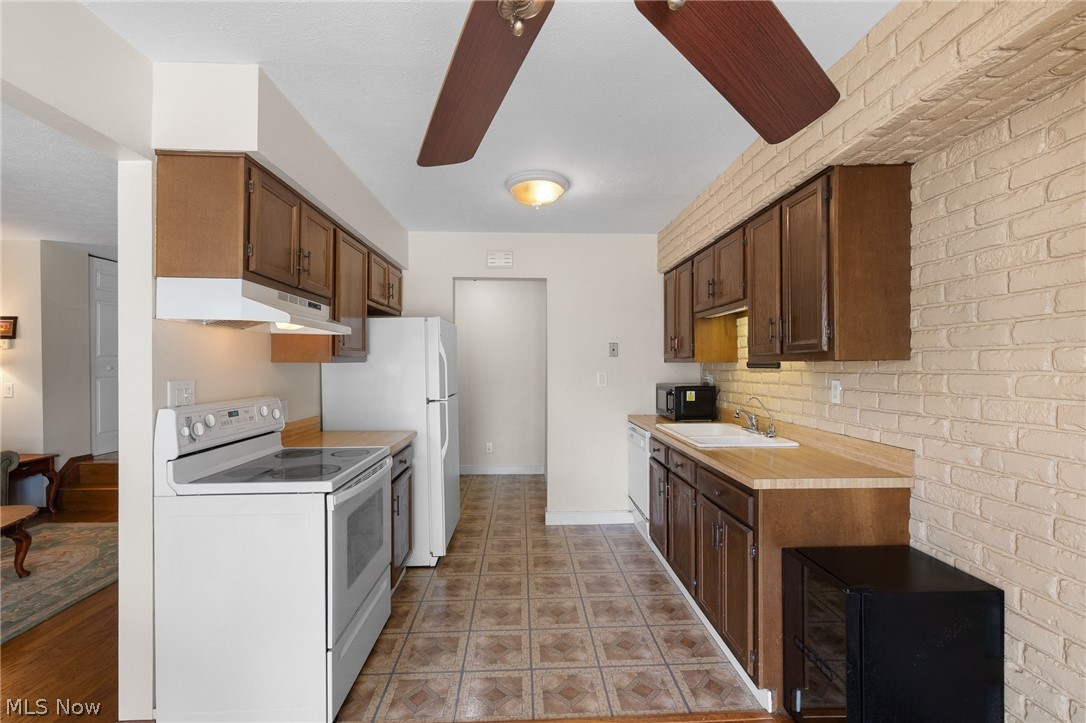 17220 Sheldon Court Brook Park OH 44142