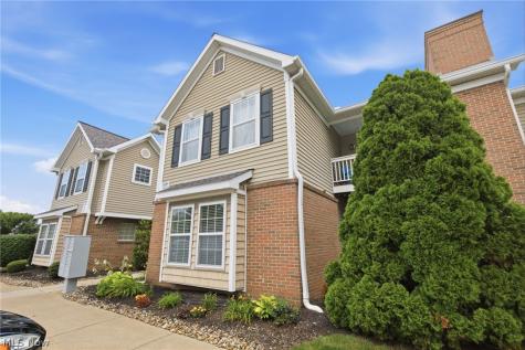 3284 Lenox Village Drive Fairlawn OH 44333